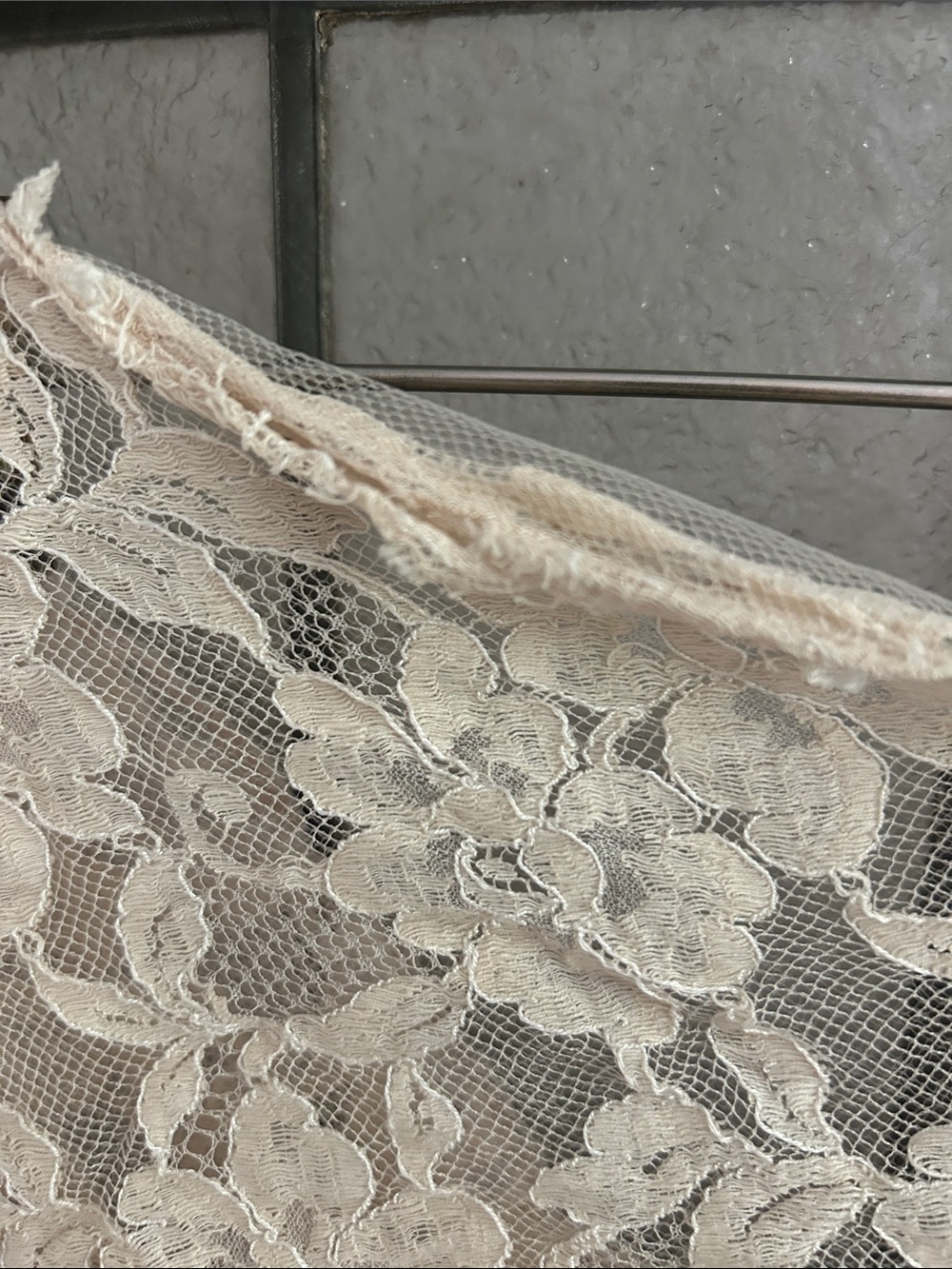 Vintage Lace Cropped Cap Sleeve shrug in Nude - Elegant Floral Design - Picture 5 of 5